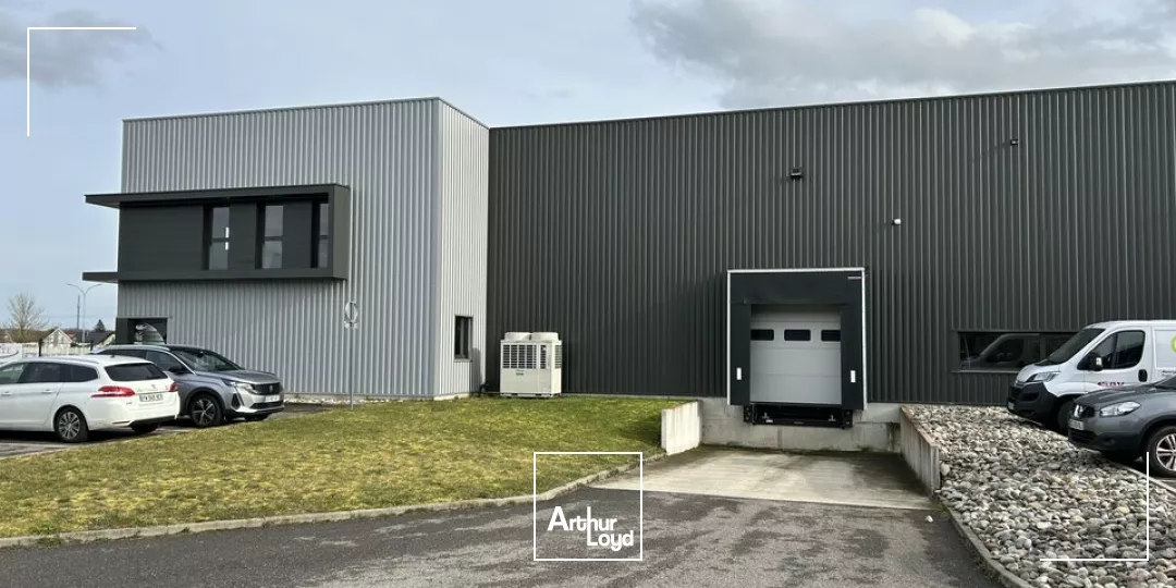 LOCAL D'ACTIVITE - ENTREPOT à LOUER de 1350 m²