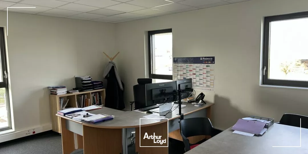LOCAL D'ACTIVITE - ENTREPOT à LOUER de 1350 m²