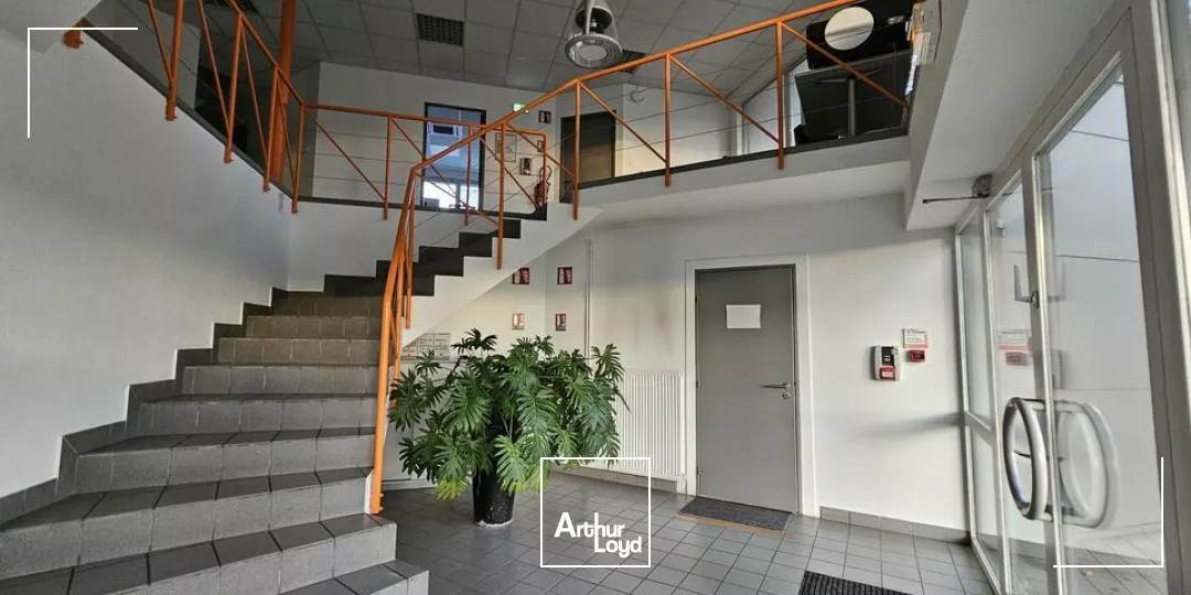 LOCAL D'ACTIVITE - ENTREPOT à VENDRE de 2563 m²