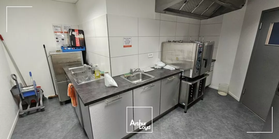 LOCAL D'ACTIVITE - ENTREPOT à VENDRE de 2563 m²