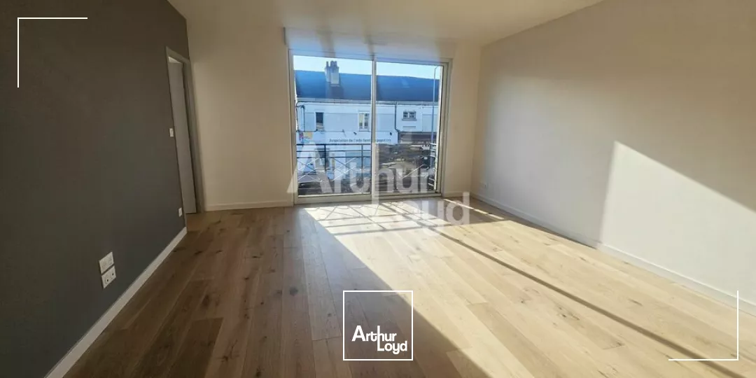 Angers proche centre ville immeuble à vendre comprenant un appartement et un local commercial