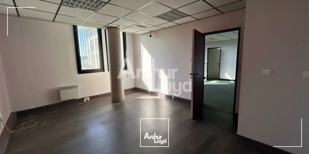 BLOIS - LOCATION BUREAUX 86,44 M² - QUARTIER ADMINISTRATIF