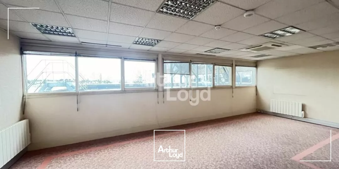 CESSON SEVIGNE - IMMEUBLE DE BUREAUX A VENDRE - 1 878 M²