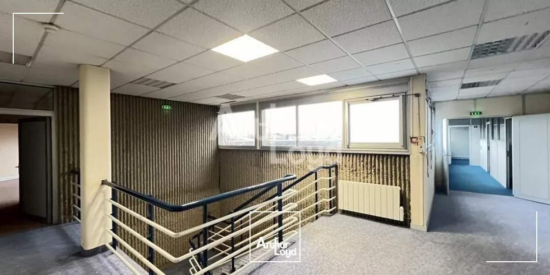 CESSON SEVIGNE - IMMEUBLE DE BUREAUX A VENDRE - 1 878 M²