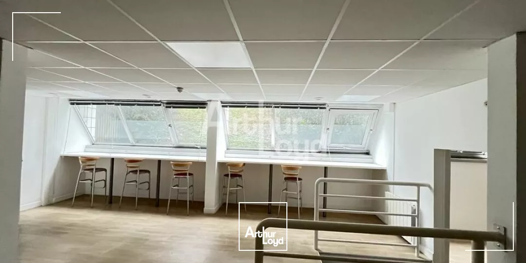 CESSON SEVIGNE - IMMEUBLE DE BUREAUX A VENDRE - 1 878 M²