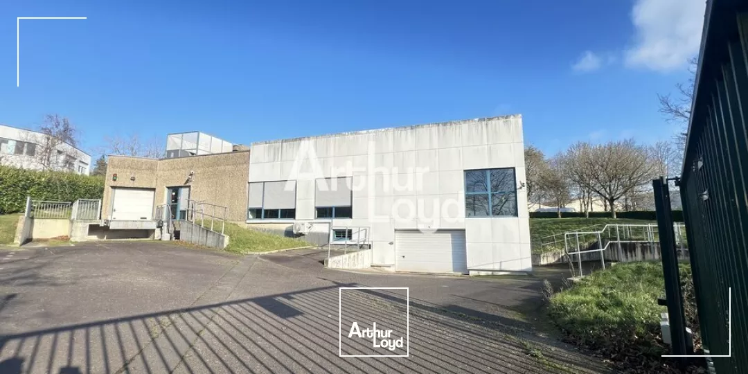 CESSON SEVIGNE - IMMEUBLE DE BUREAUX A VENDRE - 1 878 M²