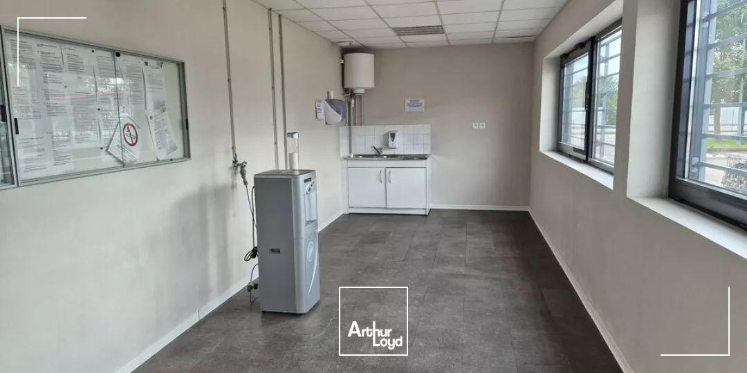 ZI LONGVIC - ENTREPÔT A LOUER - 3.112 m² DIVISIBLES