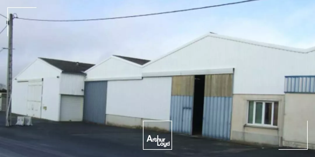 A VENDRE - ENTREPOT - SAINT GERMAIN DU PUY - EXCLUSIVITE