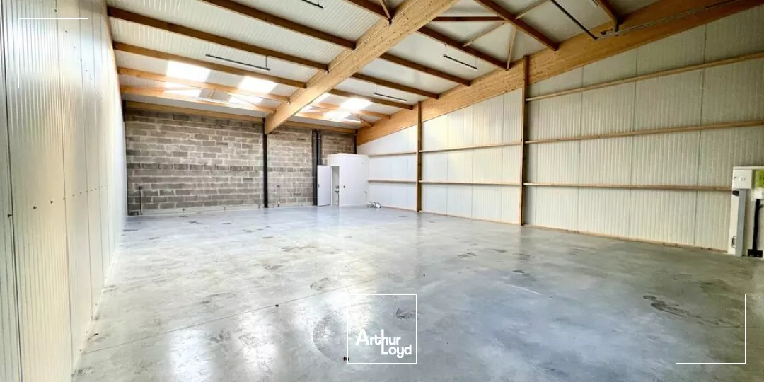 À LOUER - SAINT LÉONARD ZA EN PLEIN EXPANSION - LOCAUX D'ACTIVITÉ - ENTREPÔT 144 m2