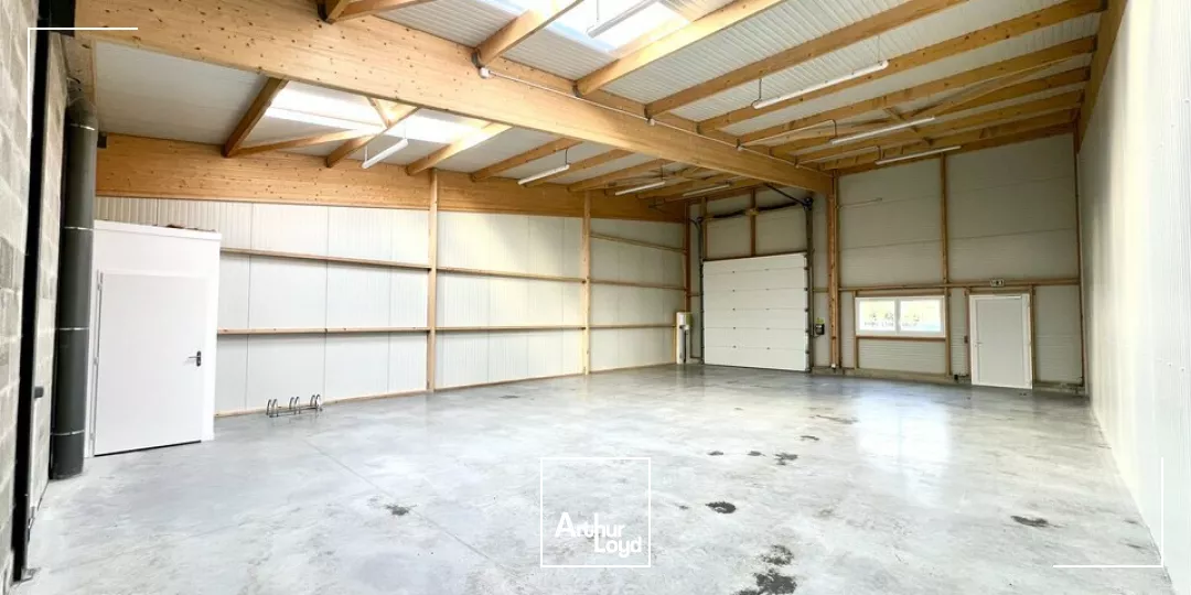 À LOUER - SAINT LÉONARD ZA EN PLEIN EXPANSION - LOCAUX D'ACTIVITÉ - ENTREPÔT 99 m2