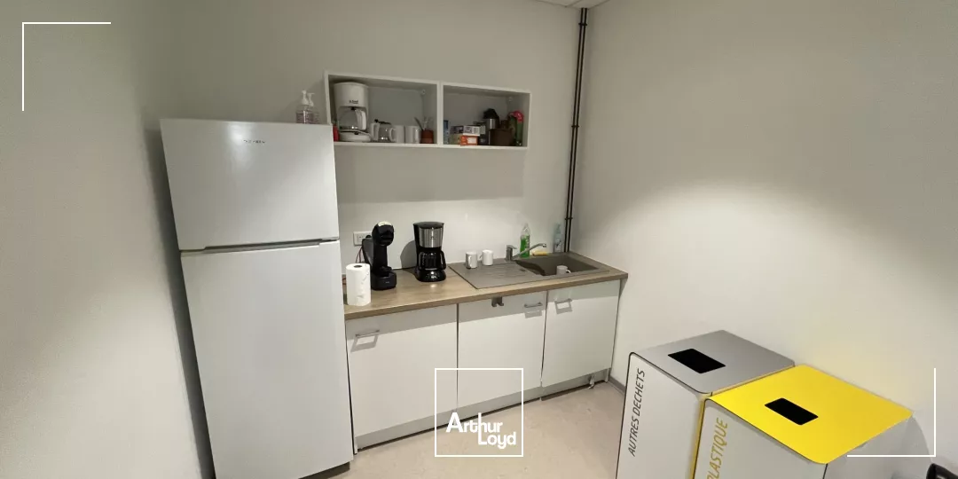 A LOUER BUREAUX 460 M2 LACROIX SAINT OUEN - PARC TERTIAIRE