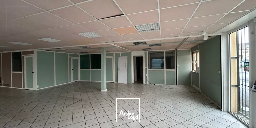 LOCAUX COMMERCIAUX - A VENDRE - 870 M2 - SAINT-QUENTIN