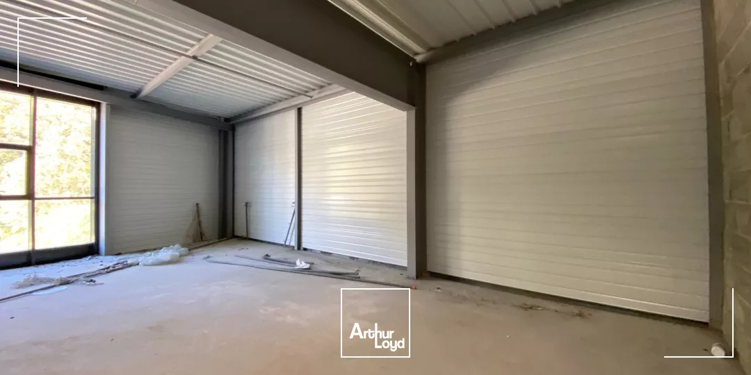 A LOUER LOCAL COMMERCIAL ANGLE DE RUE 168 M² BREST PORT