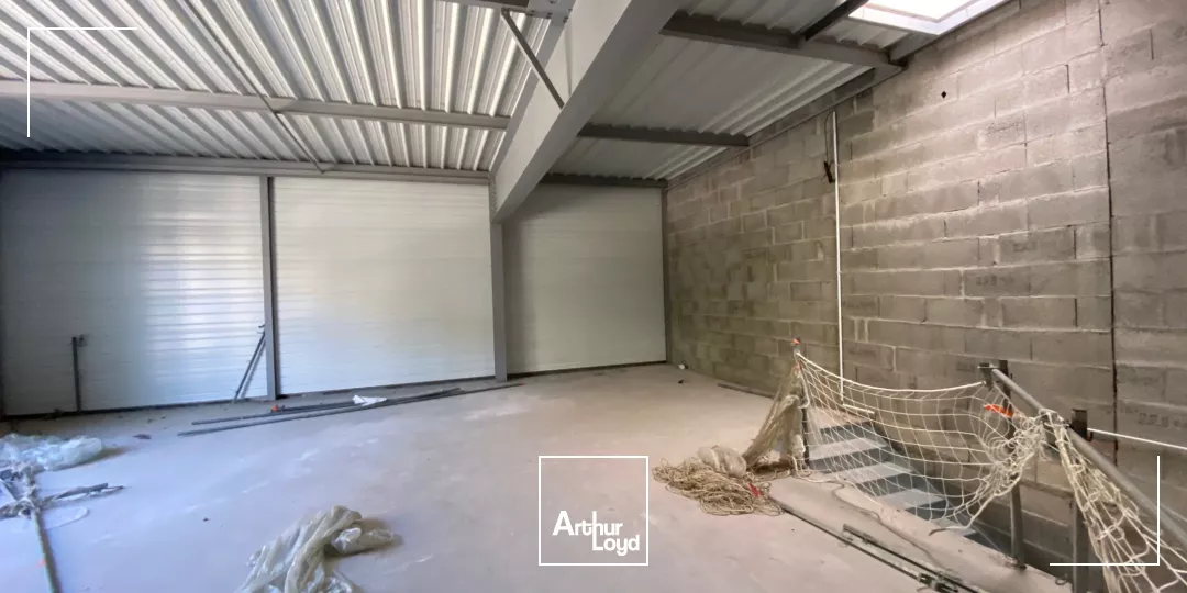 A LOUER LOCAL COMMERCIAL ANGLE DE RUE 168 M² BREST PORT