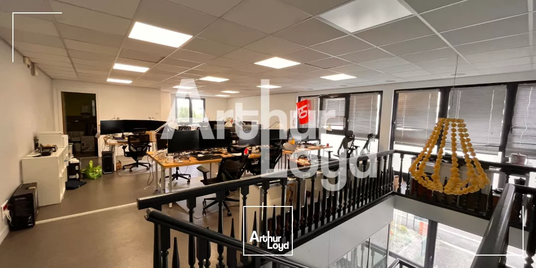 À Louer - Plateau de Bureaux Aménagé et Cloisonné - 181 m²