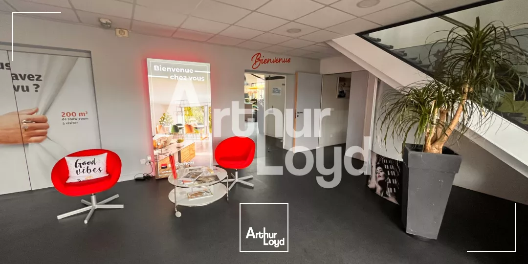 À Louer - Plateau de Bureaux Aménagé et Cloisonné - 181 m²