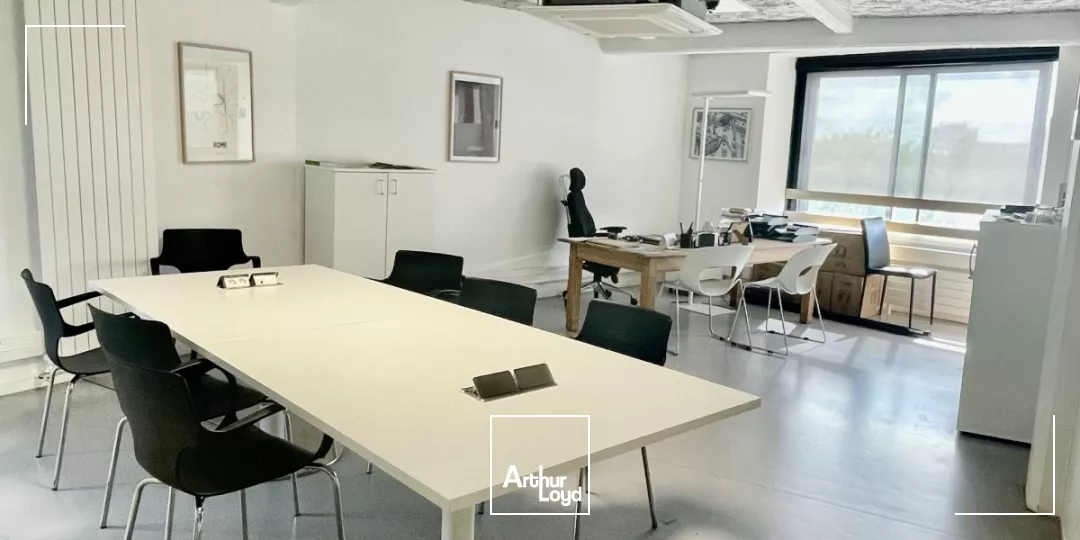 Bureaux à louer à LILLE: accessibilité métro et axe routiers en bas du bâtiment ! 