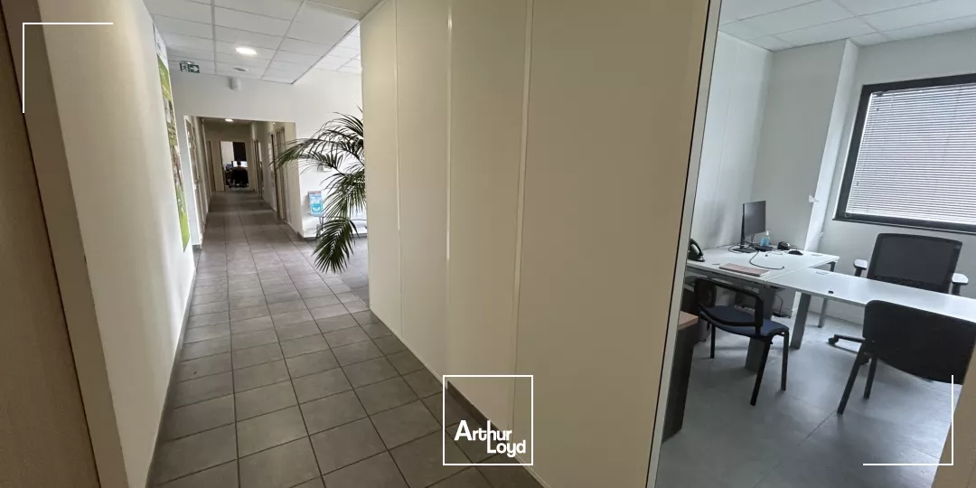 Bureaux à louer à SAINT JEAN D'ILLAC 33127