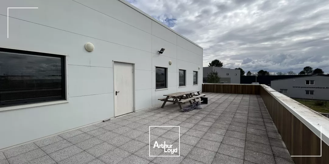 Bureaux à louer à SAINT JEAN D'ILLAC 33127