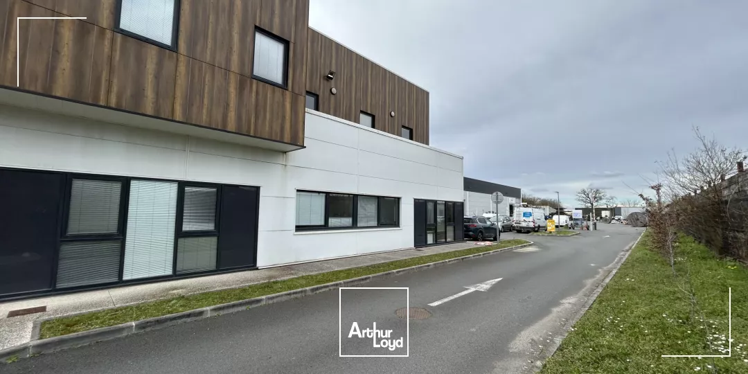 Bureaux à louer à SAINT JEAN D'ILLAC 33127