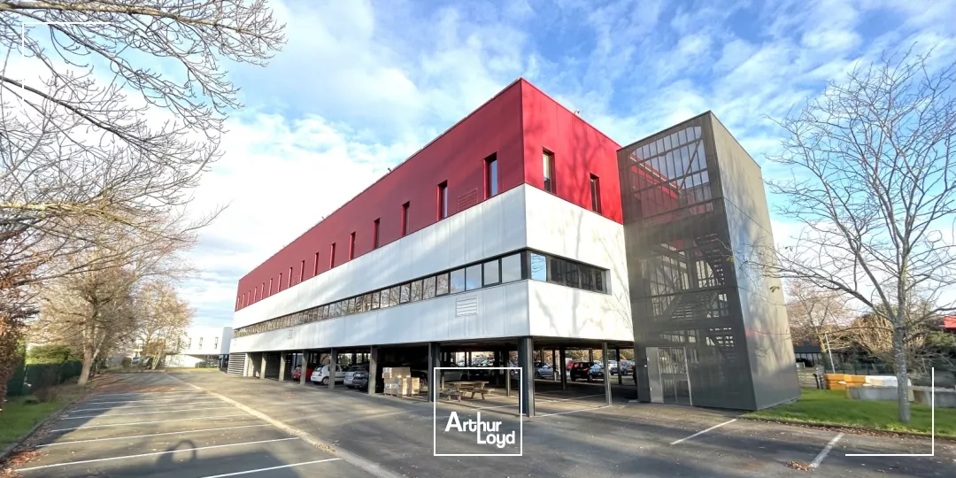 A louer - 1053 m² de bureaux - Mérignac Kennedy
