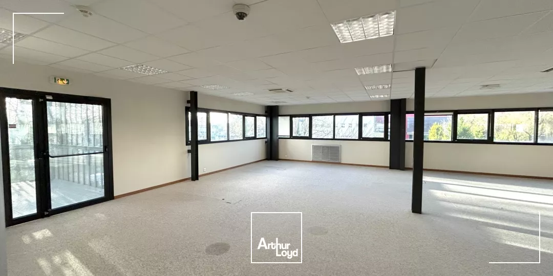 A louer - 1053 m² de bureaux - Mérignac Kennedy