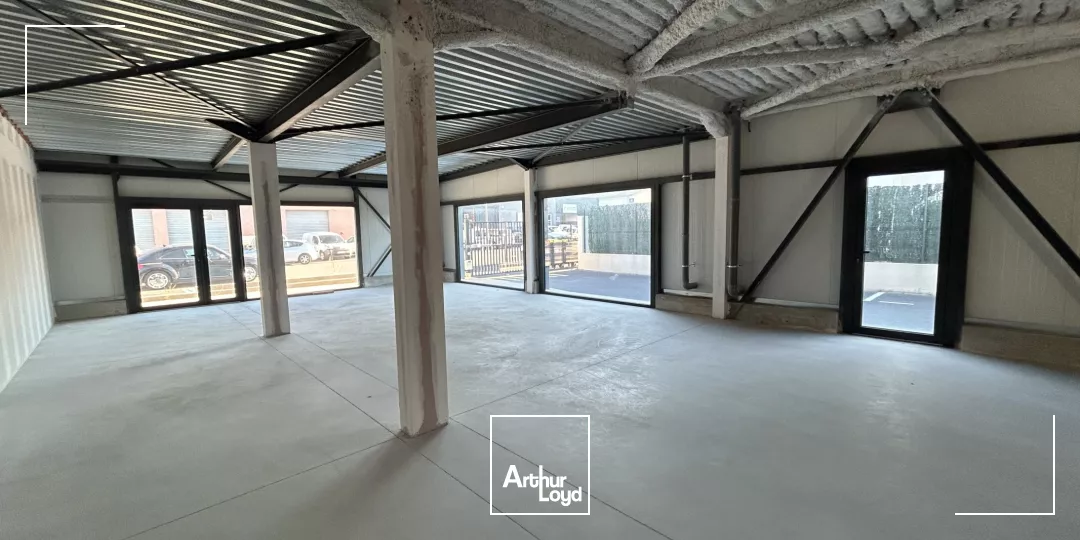 CELLULES COMMERCIALES A VENDRE - DIVISIBLE A PARTIR DE 111 m2