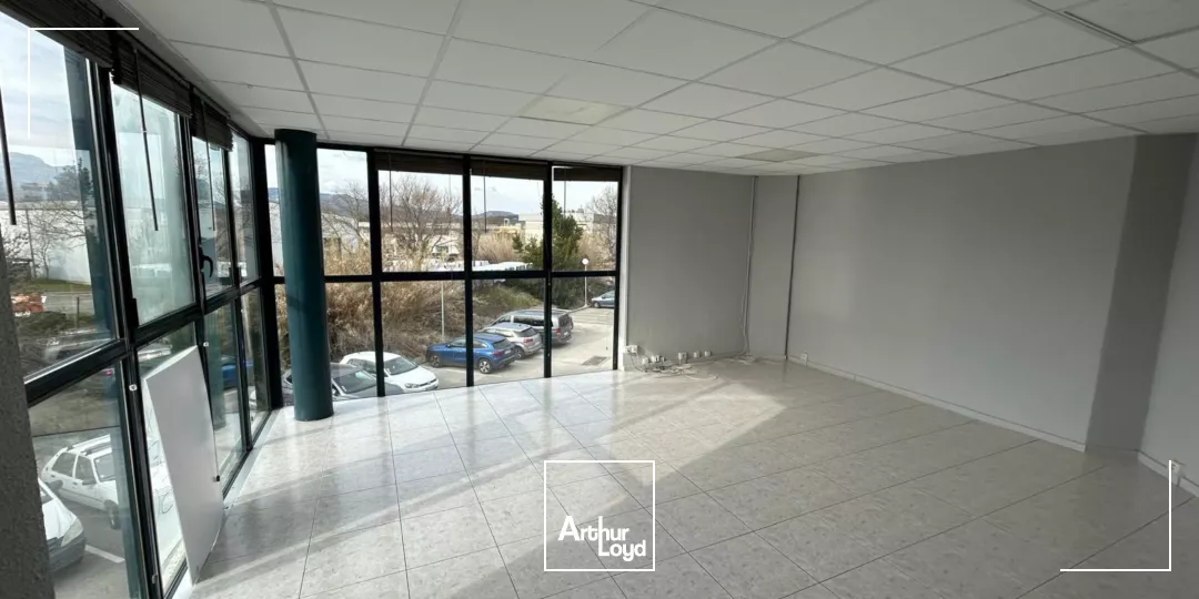 Bureaux lumineux à louer - ZA Les Paluds - Aubagne