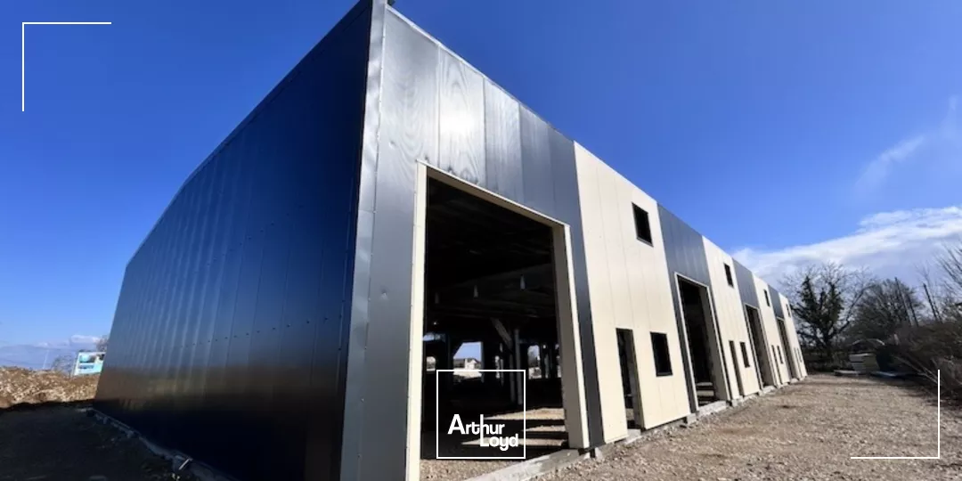 PERONNAS - LOCAUX D'ACTIVITE EN CONSTRUCTION - NEUFS - LOCATION - VISIBILITE 