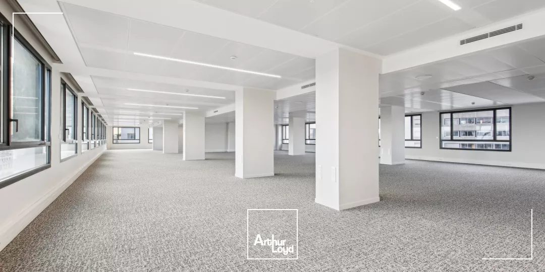 Bureaux rénovés en premier jour - Rooftop 360° avec vue tour Eiffel- pied de métro et RER