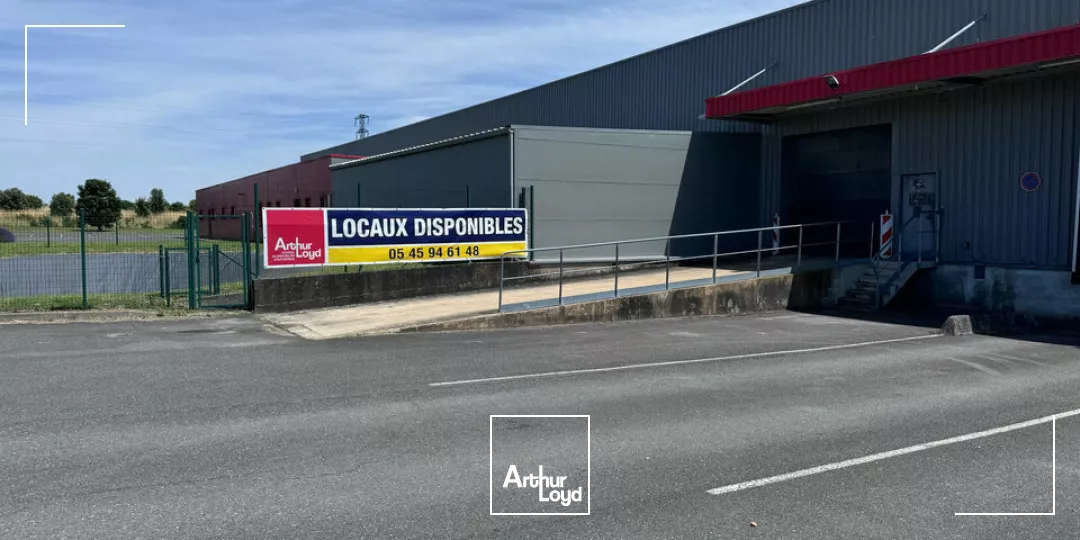 Location Site Industriel récent 2593 m² - ZA Nord-Ouest Angoulême - Accès RN10/RN141