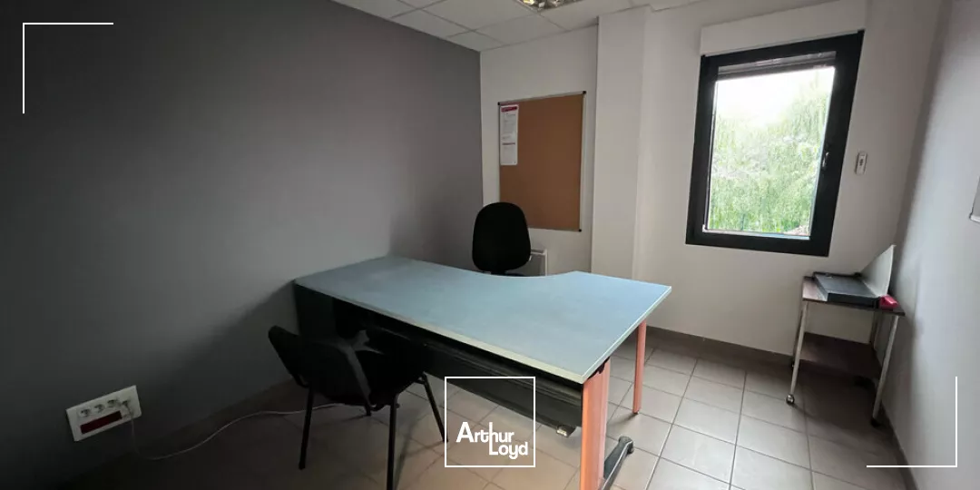 Location Site Industriel récent 2593 m² - ZA Nord-Ouest Angoulême - Accès RN10/RN141