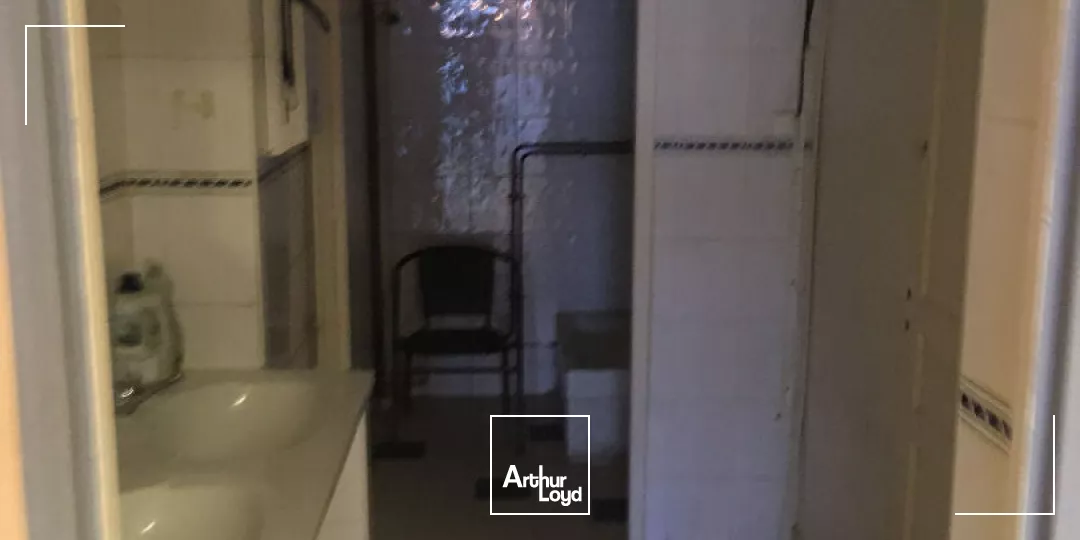 A vendre secteur Montjovis - Local commercial 100 m² - Restauration possible