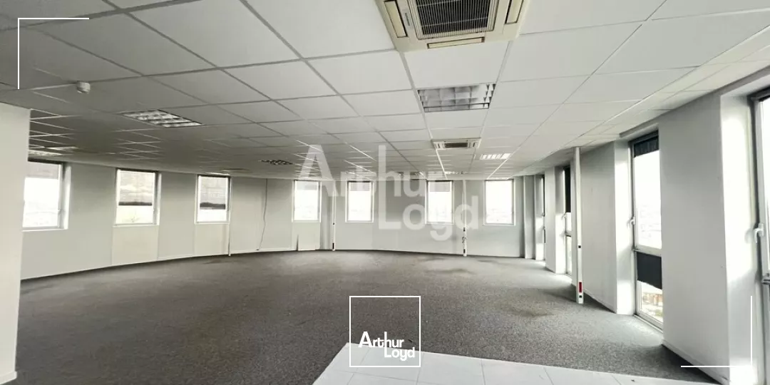 RENNES - PLATEAU DE BUREAUX A LOUER - 305 M²