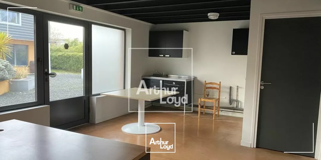 130 m² à usage d'activité et bureaux à louer