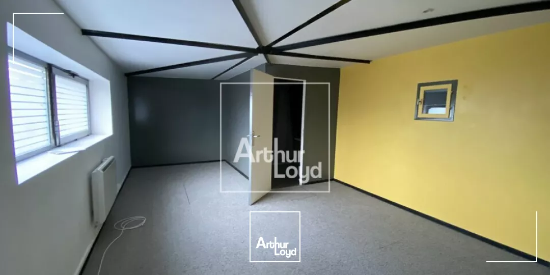 130 m² à usage d'activité et bureaux à louer