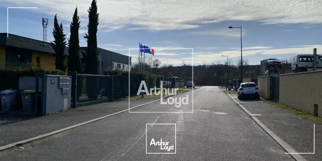 130 m² à usage d'activité et bureaux à louer