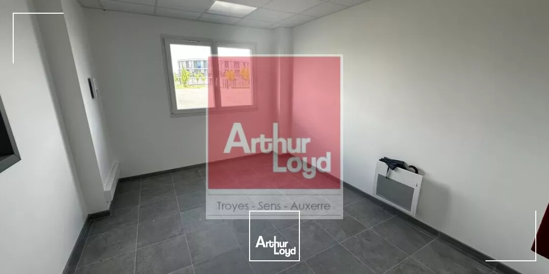 Locaux d'activité & Entrepôts - Location - SAINTE SAVINE - 10300 - 640-640 - 7009004