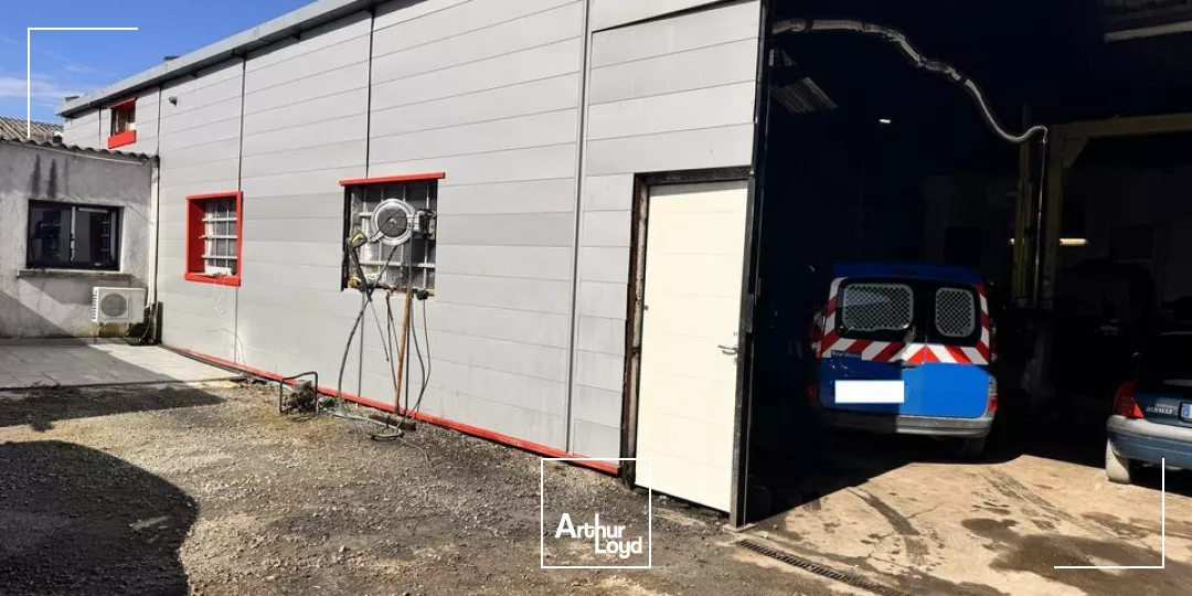 ESVRES SUR INDRE ZONE EVEN PARC ENTREPOT A VENDRE 518 M² TERRAIN CLOS ET BUREAUX