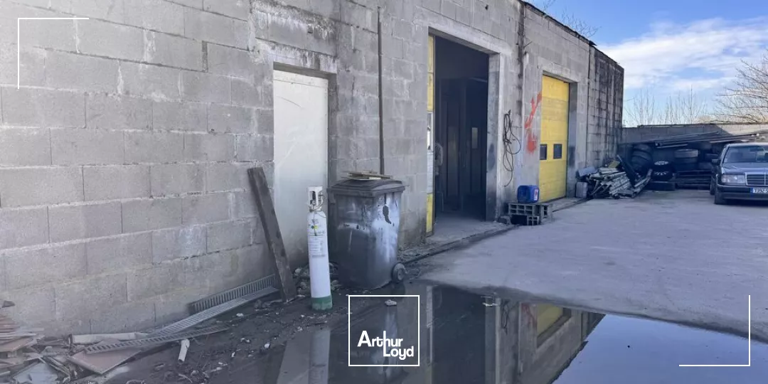 ESVRES SUR INDRE ZONE EVEN PARC ENTREPOT A VENDRE 518 M² TERRAIN CLOS ET BUREAUX