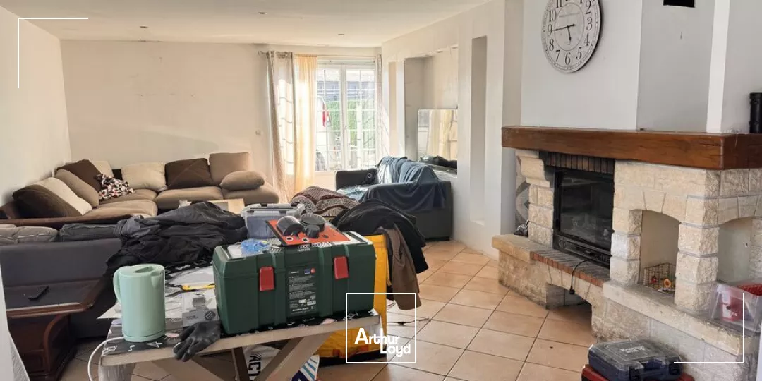 ESVRES SUR INDRE ZONE EVEN PARC ENTREPOT A VENDRE 518 M² TERRAIN CLOS ET BUREAUX