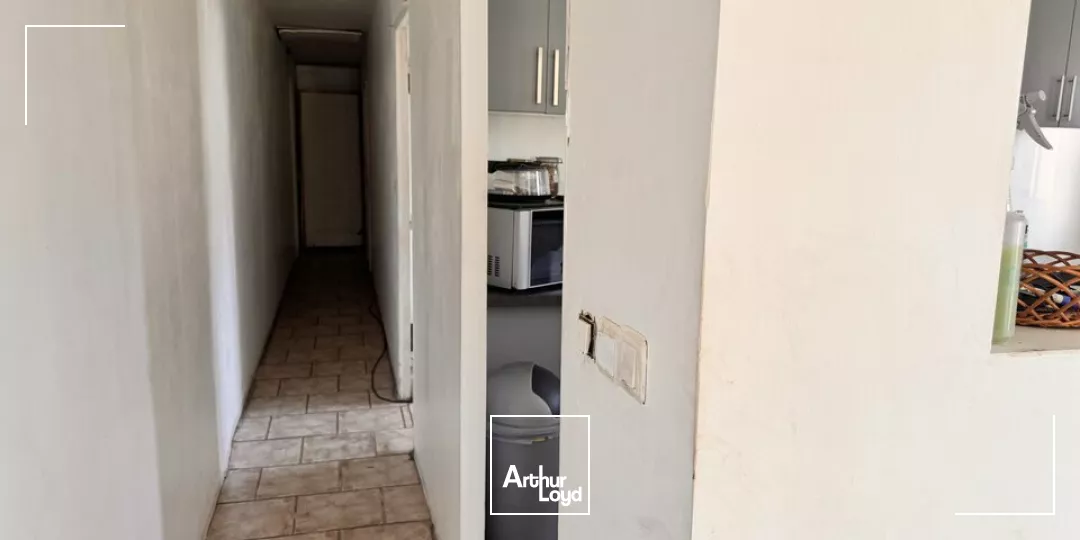 ESVRES SUR INDRE ZONE EVEN PARC ENTREPOT A VENDRE 518 M² TERRAIN CLOS ET BUREAUX