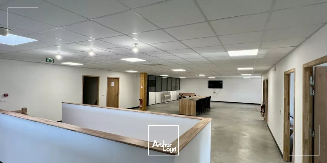 À LOUER EMPLACEMENT EXCEPTIONNEL - LOCAUX D'ACTIVITÉ NEUF 500 m2 