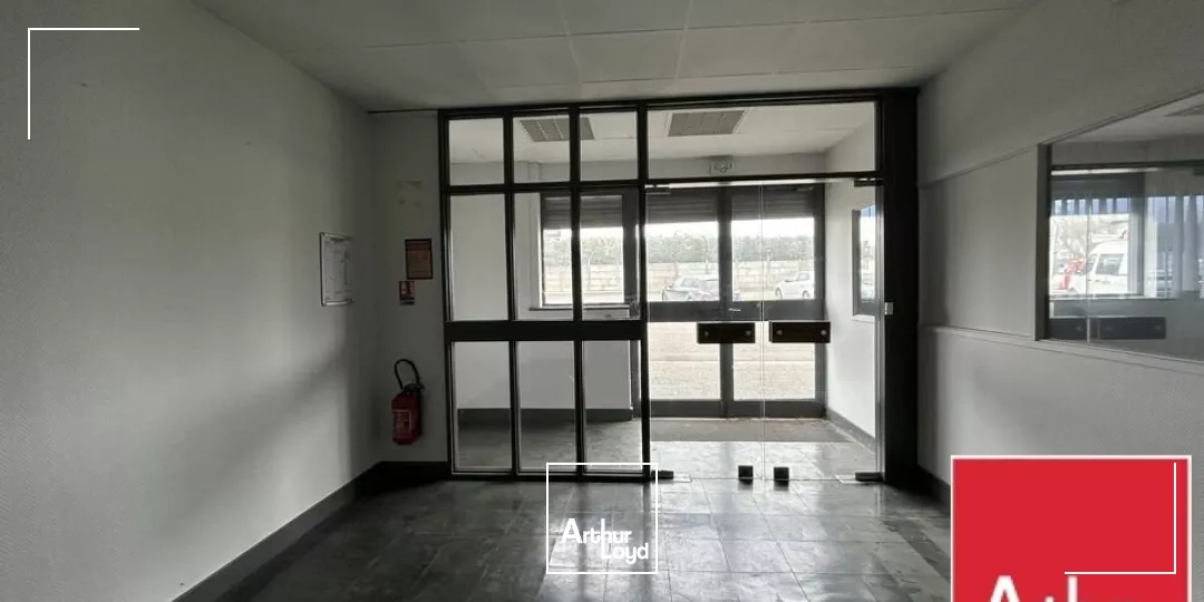 LOCAL D'ACTIVITE - ENTREPOT à LOUER de 1200 m²