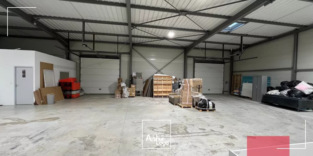 Locaux d'activités : Entrepôt et Bureaux Neufs - Accès A9/Aéroport, Zone Pôle Actif - Gallargues Le Montueux