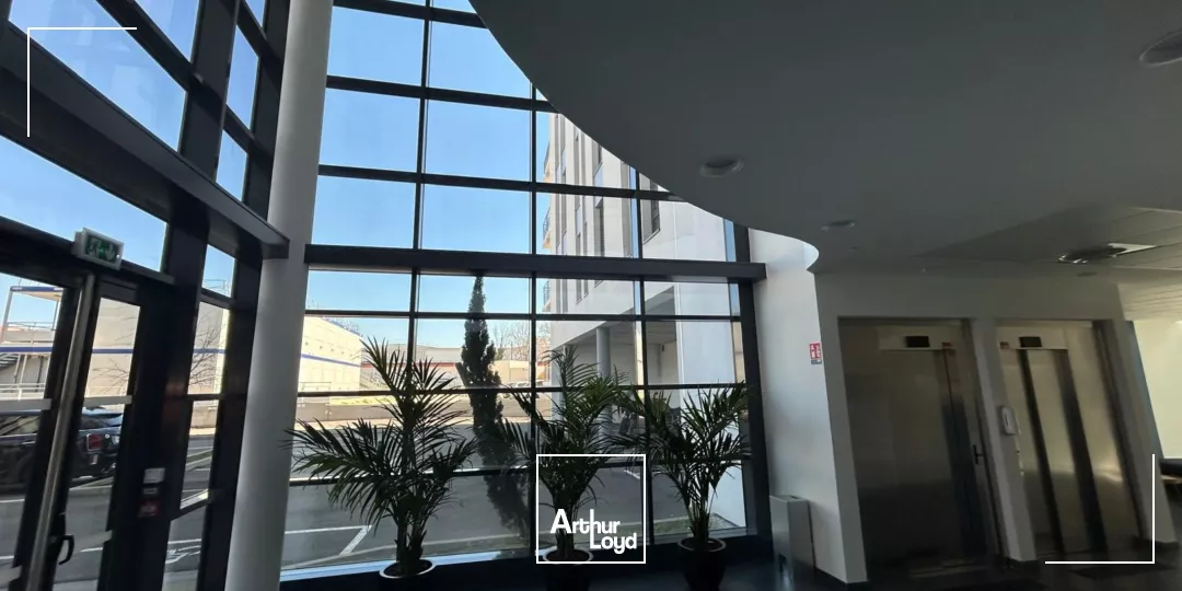 Bureaux à louer - Proximité transports et autoroutes - 13014 Marseille