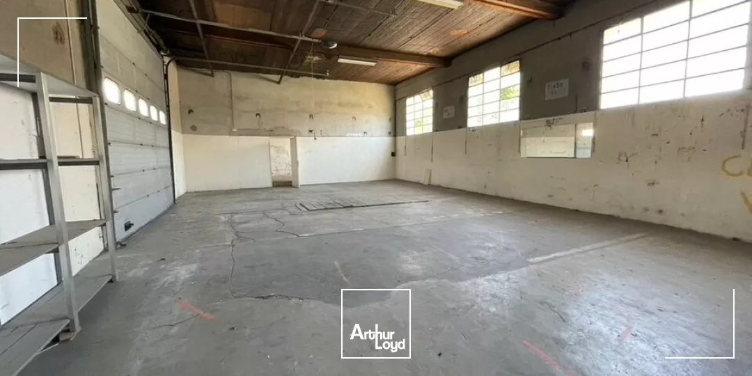 A vendre - Immeuble - Local d'activité avec bureaux - Axe principal Carpentras - Mazan