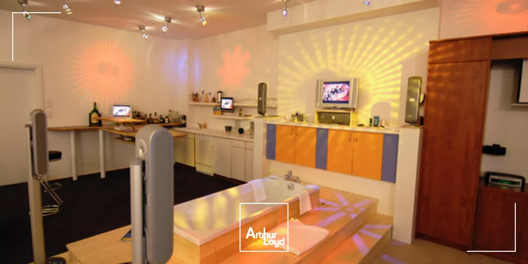 LOCAL COMMERCIAL à LOUER de 450 m²