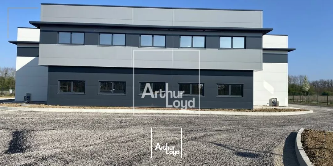 Local entrepôt - activités pour PME - SAINT-PIERRE-DU-PERRAY