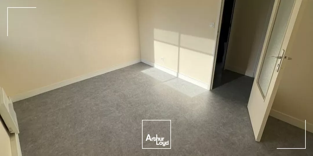 SAINT AVERTIN BUREAUX A VENDRE 89 M² PARKINGS 